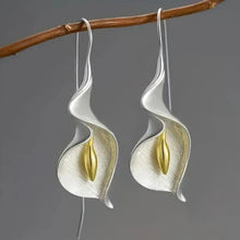 Load image into Gallery viewer, Calla Earrings
