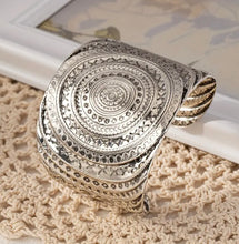 Load image into Gallery viewer, Silver bracelet
